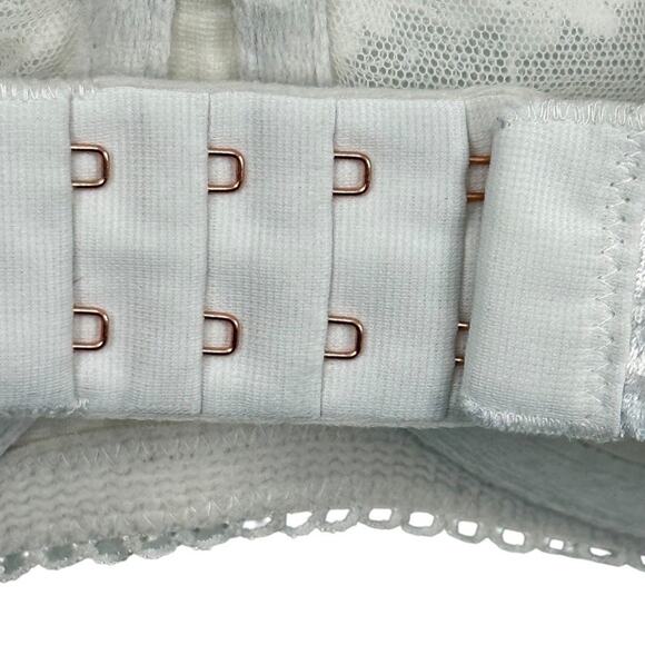 Victorias Secret Dream Angels Push Up Without Padding White Velvet Bra 32DDD - Picture 9 of 16